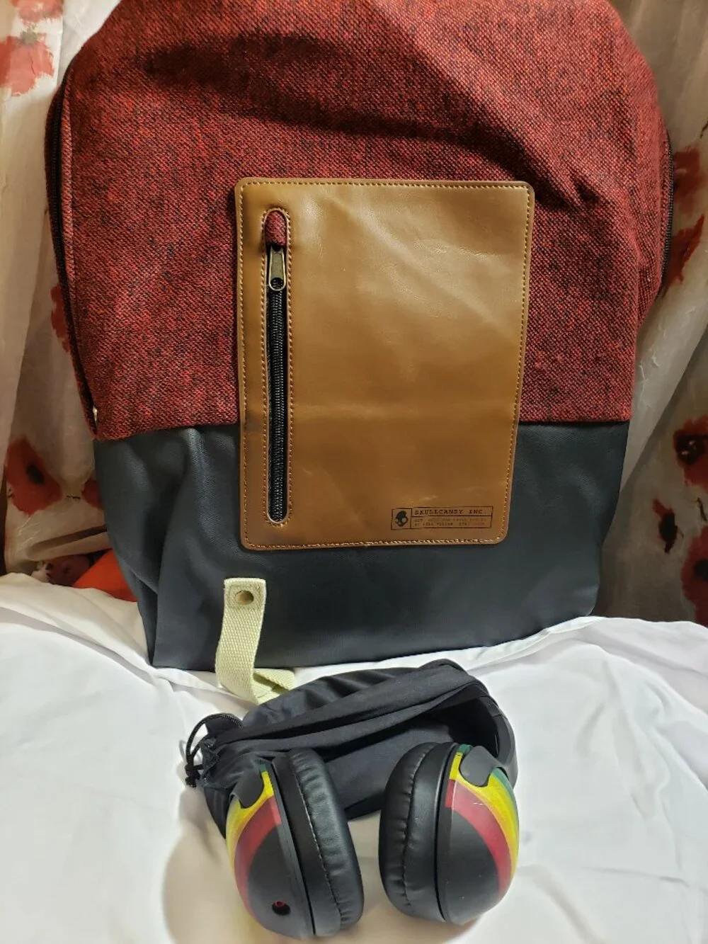 NWT Skullcandy Laptop Backpack Black Red Audio Cable Port School College